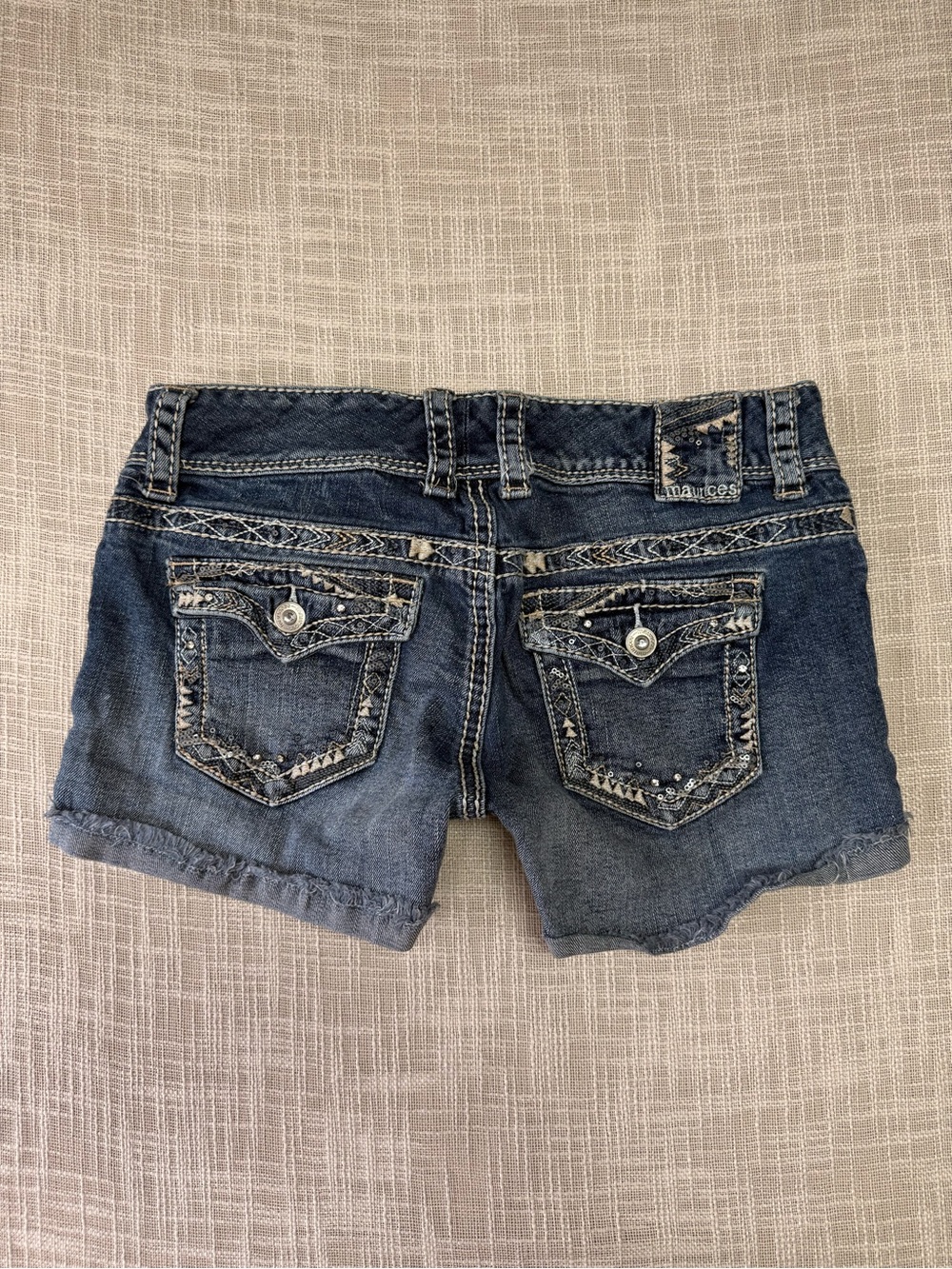 Maurices Low Rise Y2K Embellished Denim Mini Shorts Size 3/4 - Picture 2 of 9